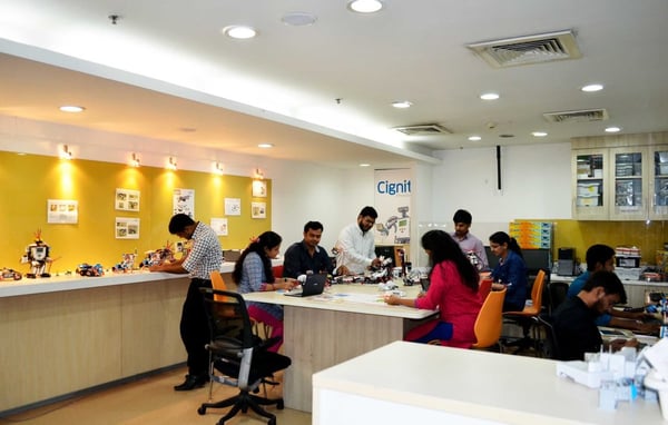 robotics-lab-1024x652